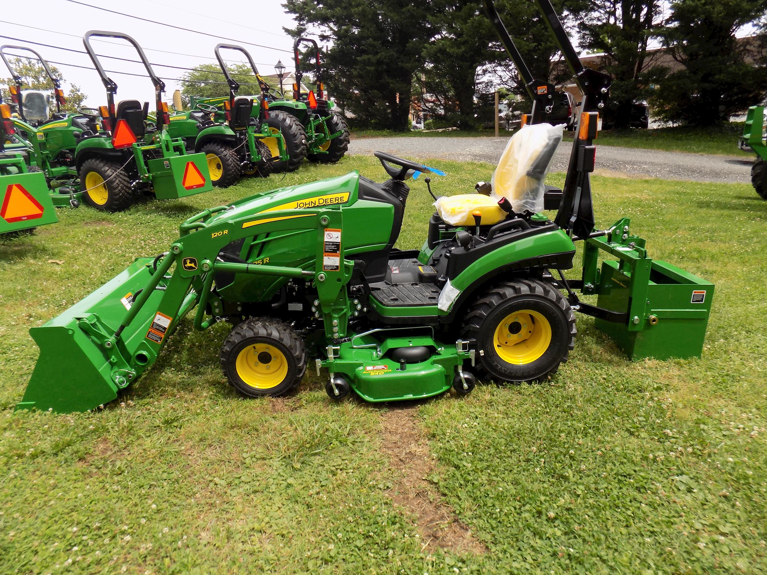 1025R 120R Loader, 60" AutoConnect Deck New 1025R